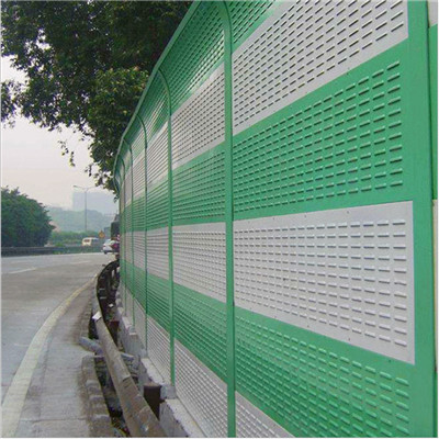 金屬聲屏障 高速公路、高架橋及小區(qū)的經(jīng)濟耐用解決方案