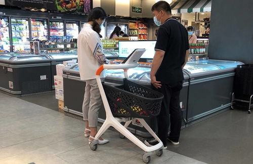 老牌超市轉(zhuǎn)型倉儲模式 智能購物車能否承載其深層訴求與商場導視革新？